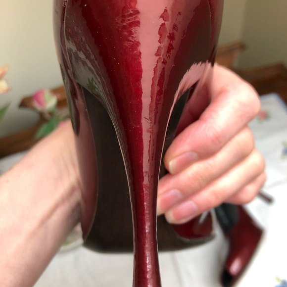 Stuart Weitzman Size 6.5 ruby slippers! - Picture 6 of 8
